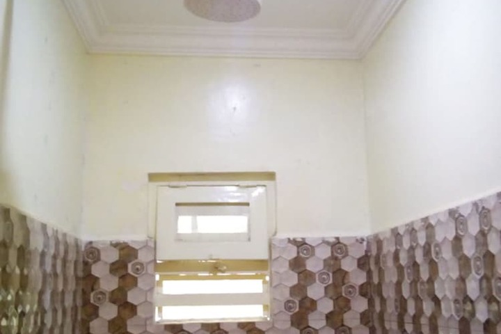 Room 9 of 16