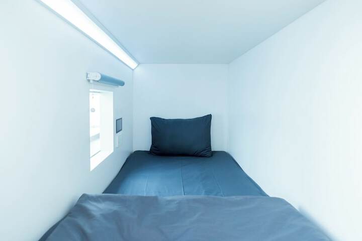 Room 4 of 13