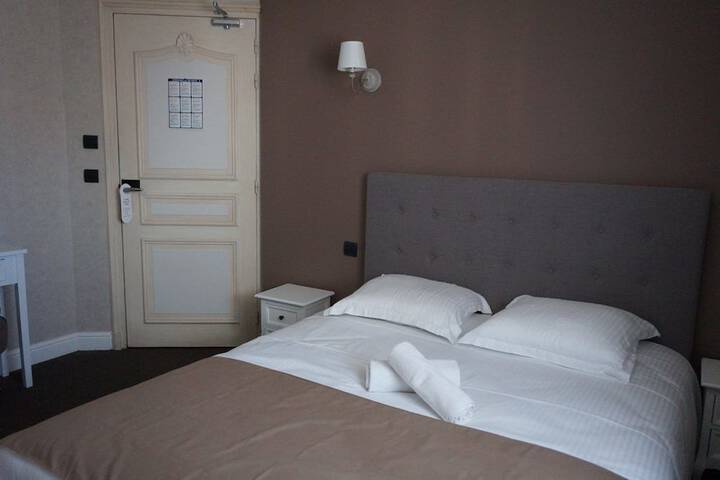 Room 6 of 89