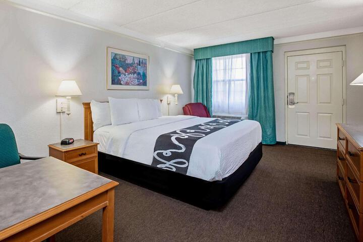 1 King Bed (11 of 26)