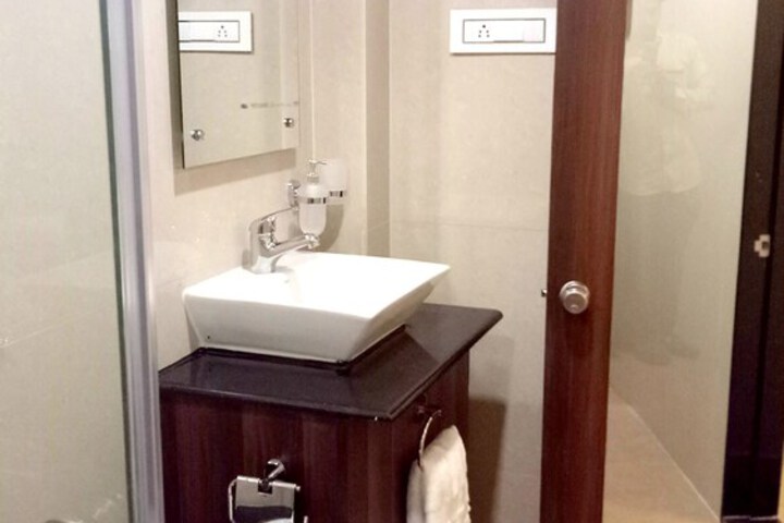 Room 12 of 24