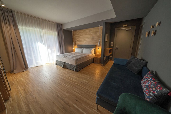 Room 34 of 85