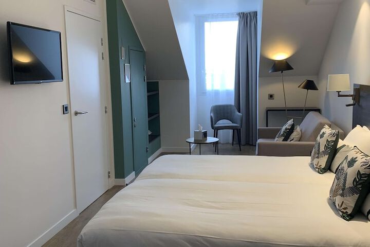 Room 10 of 113
