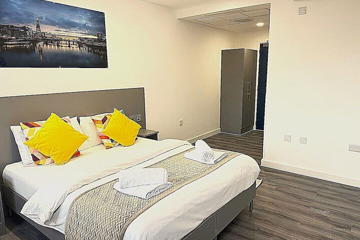 Room 6 of 27