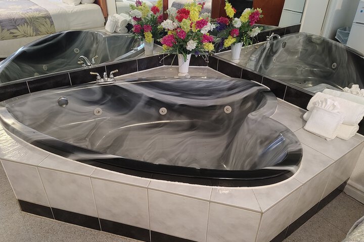Hot Tub 31 of 45