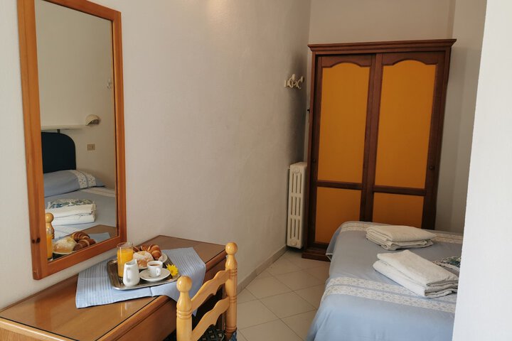 Room 7 of 45