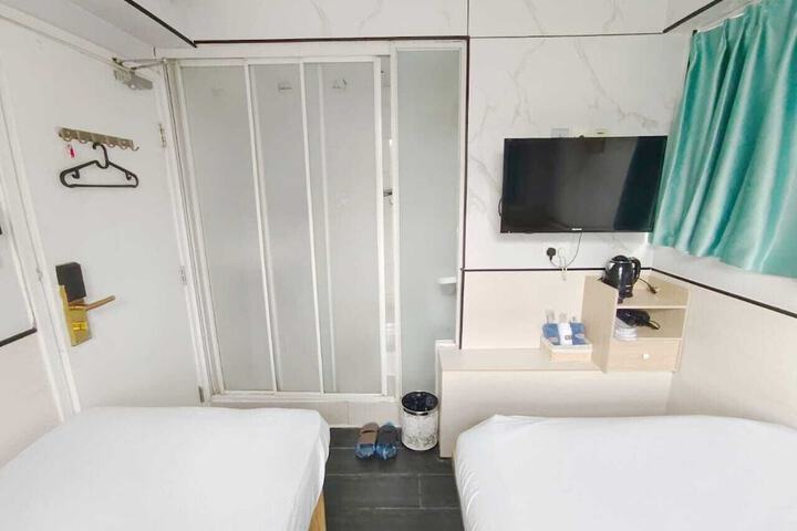 Room 31 of 69