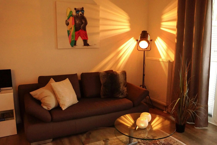 Room 5 of 16
