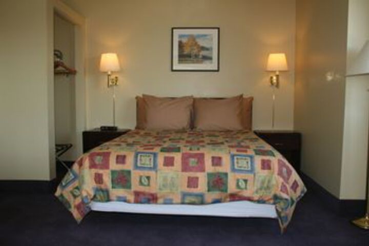 Room 9 of 25