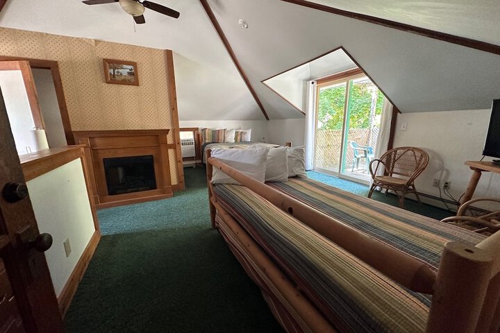 Room 8 of 27