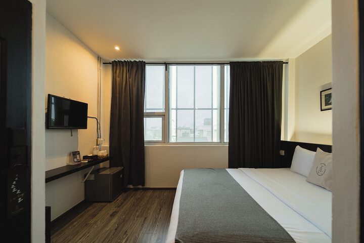 Room 43 of 142