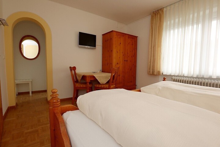 Room 34 of 95