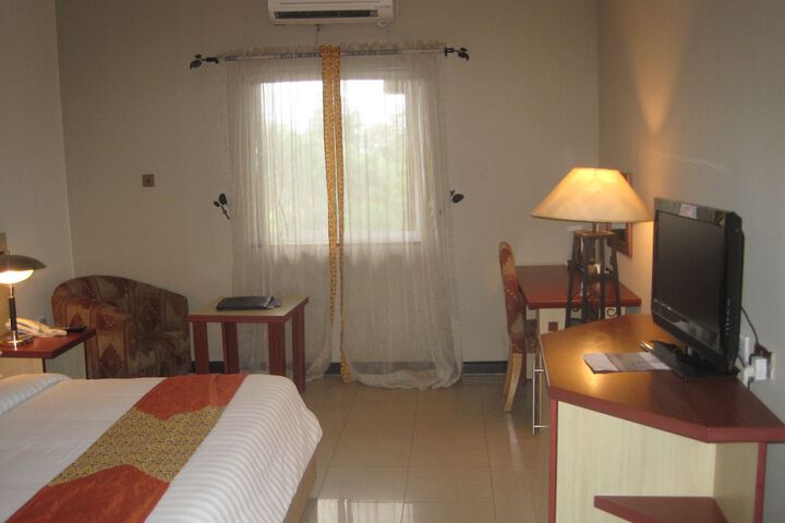 Room 10 of 81