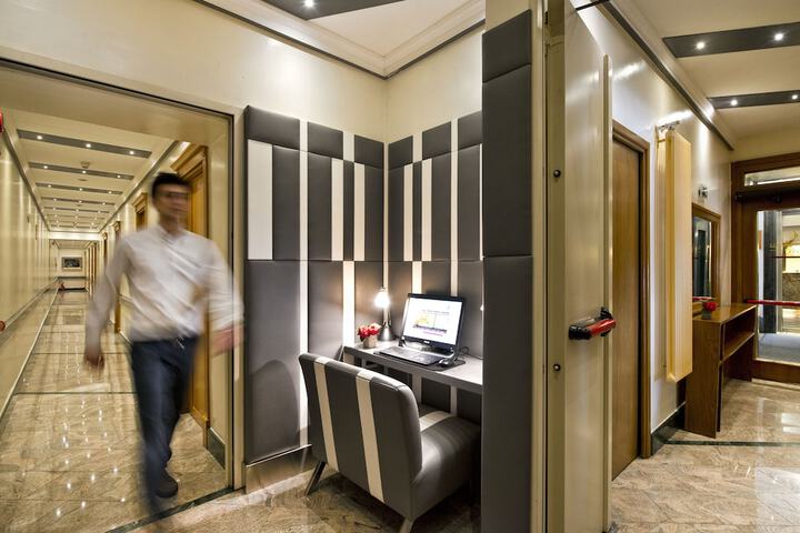 Business Center 157 of 167