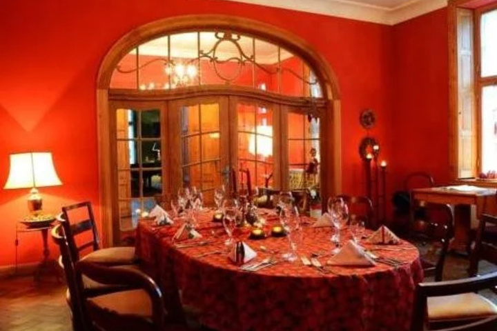 Dining 13 of 15