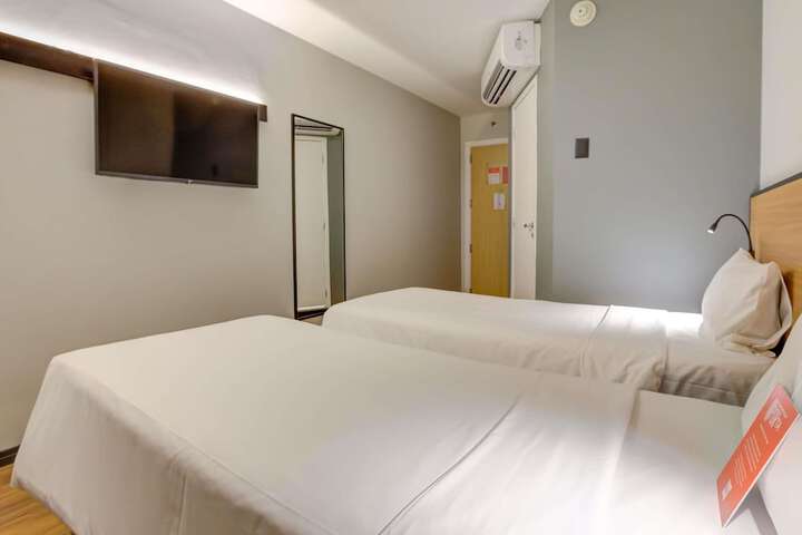 Room 31 of 104
