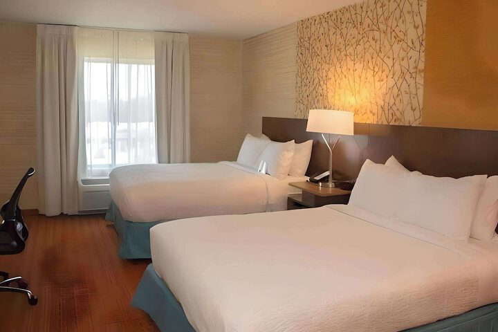 2 Queen Beds (3 of 3)