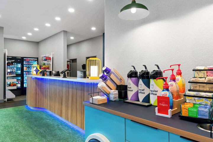 Breakfast/Coffee Service 32 of 34