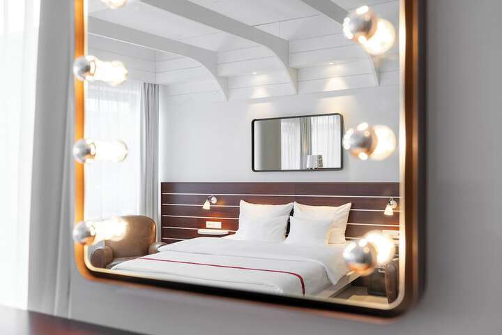 Room 9 of 82