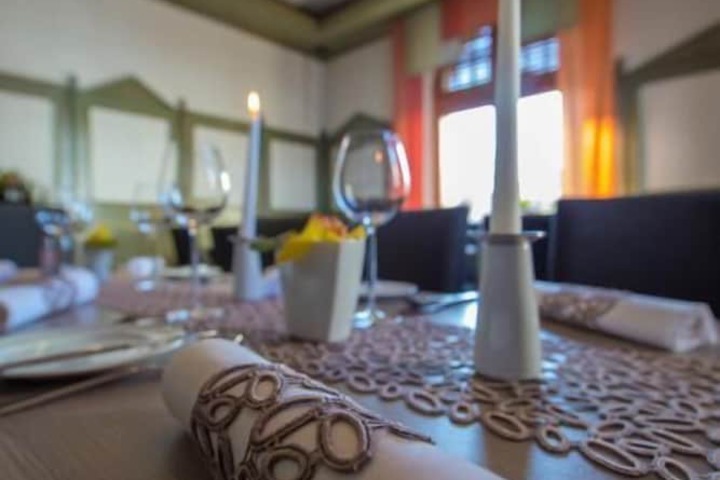 Dining 60 of 96