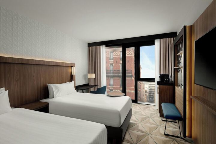 Room 14 of 128