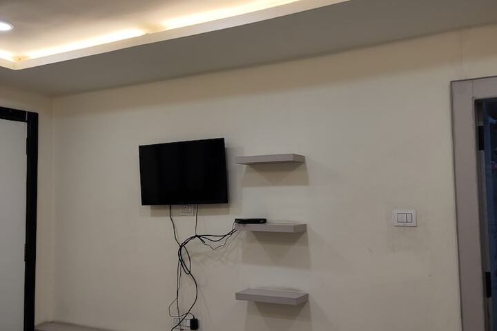 Room 8 of 26