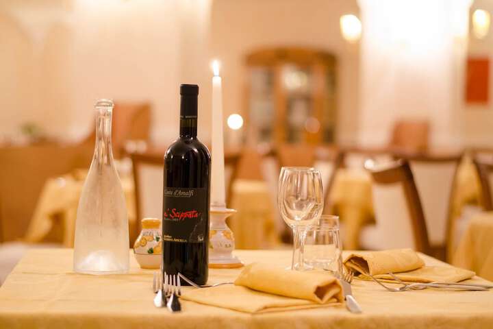 Dining 70 of 82