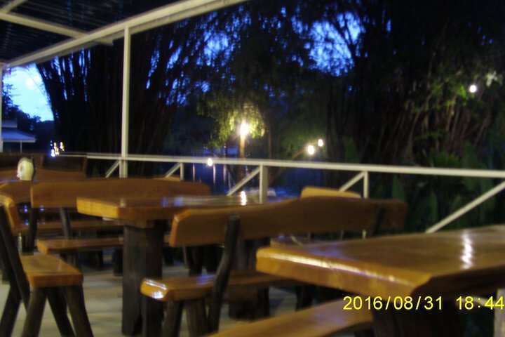 Dining 39 of 83
