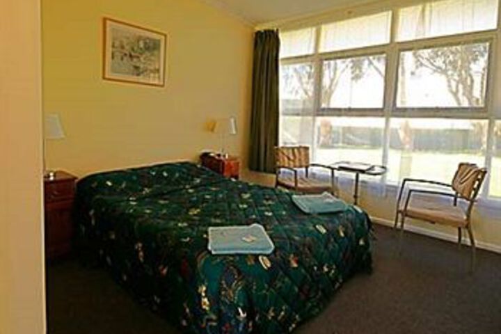 Room 13 of 17