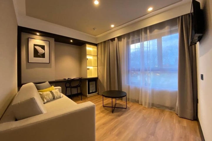Room 28 of 61