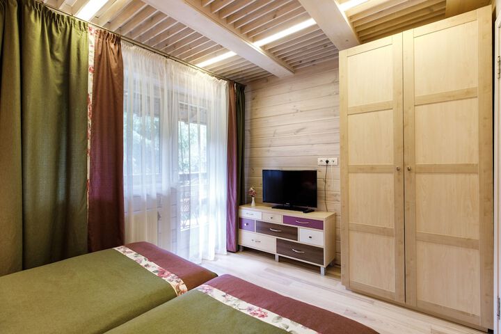 Room 20 of 135