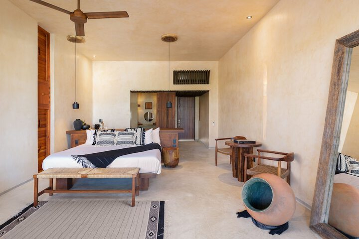 Room 15 of 159