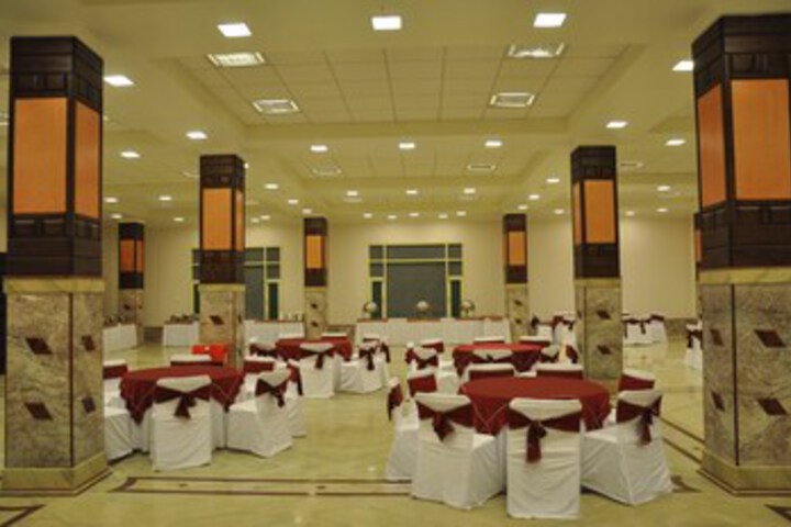 Ballroom/Hall 4 of 26