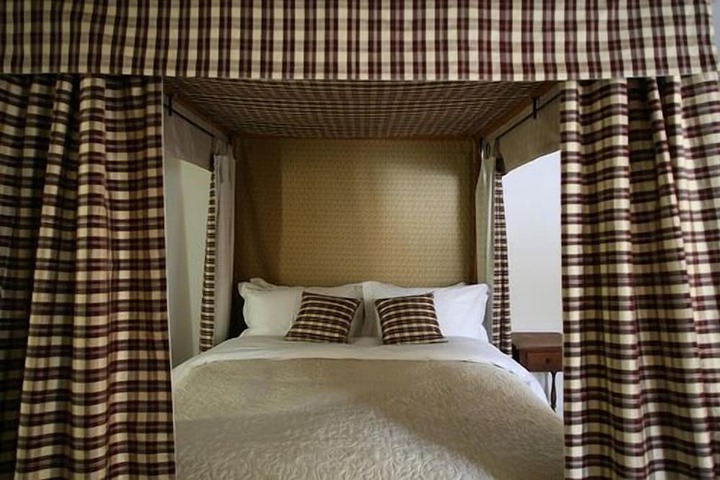 Room 8 of 28