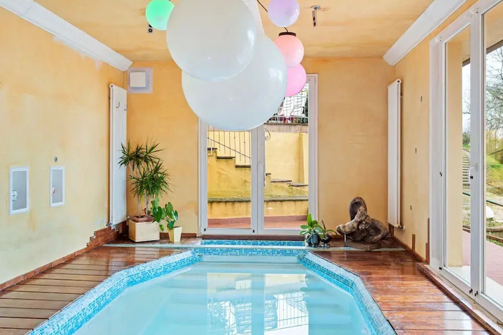 Pool 9 of 17