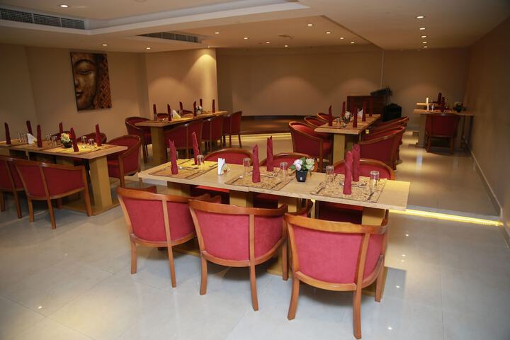 Dining 35 of 43
