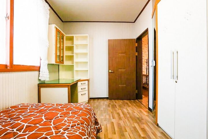 Room 19 of 28