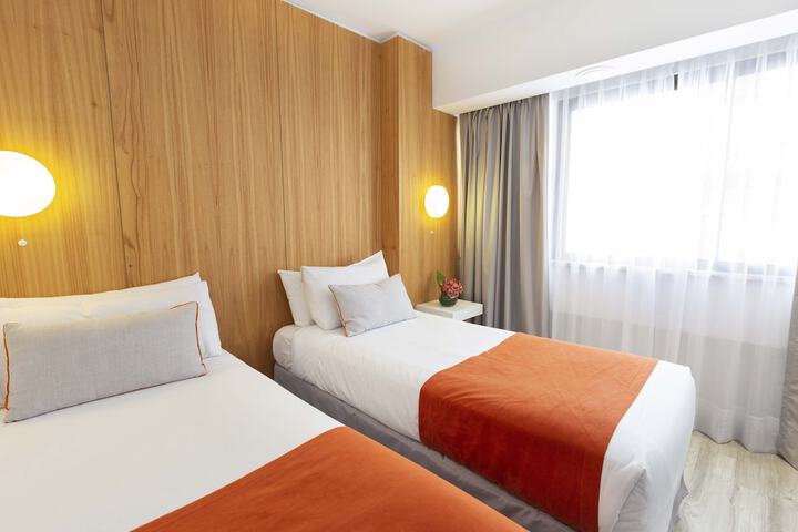 Room 32 of 59