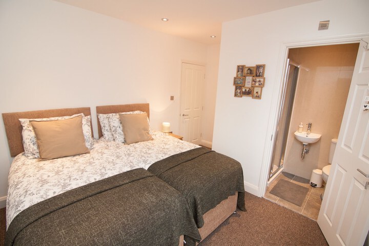 Room 2 of 31