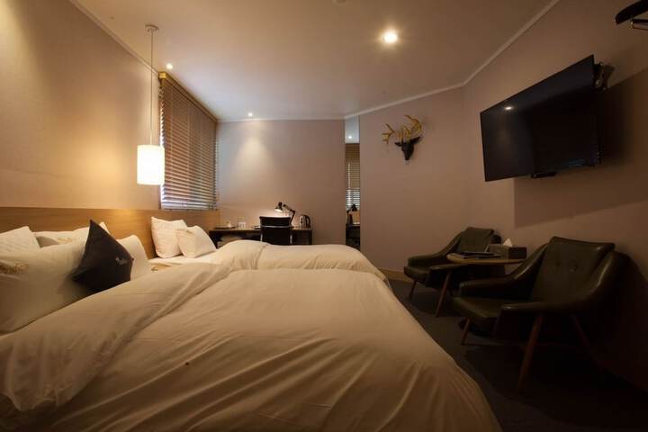 Room 5 of 53