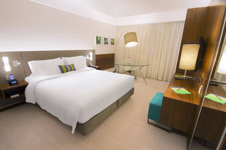 Room 6 of 124