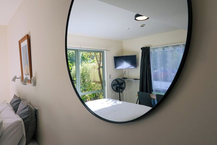 Room 10 of 46