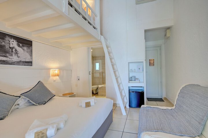 Room 21 of 143