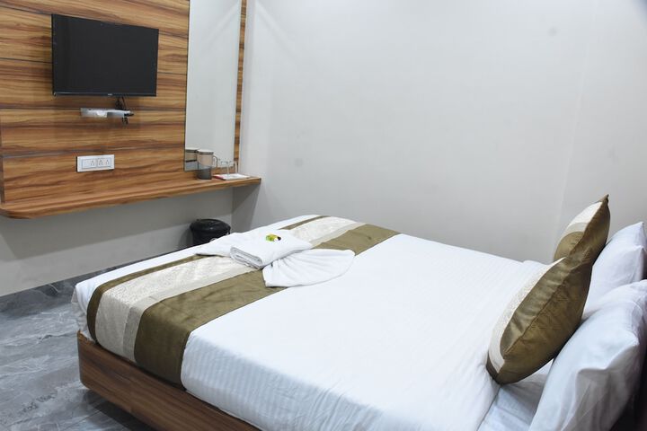 Room 6 of 7