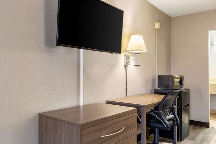 2 Double Beds (5 of 20)
