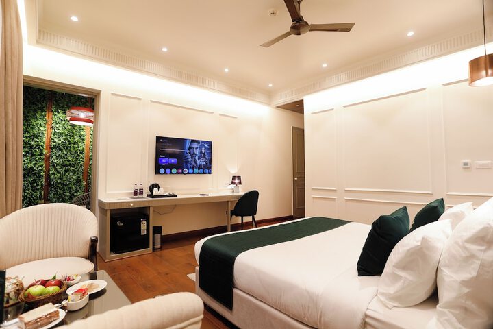 Room 28 of 70