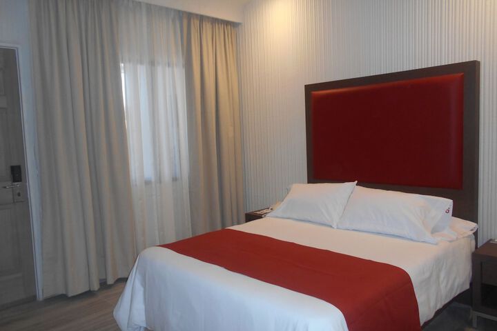 Room 16 of 130