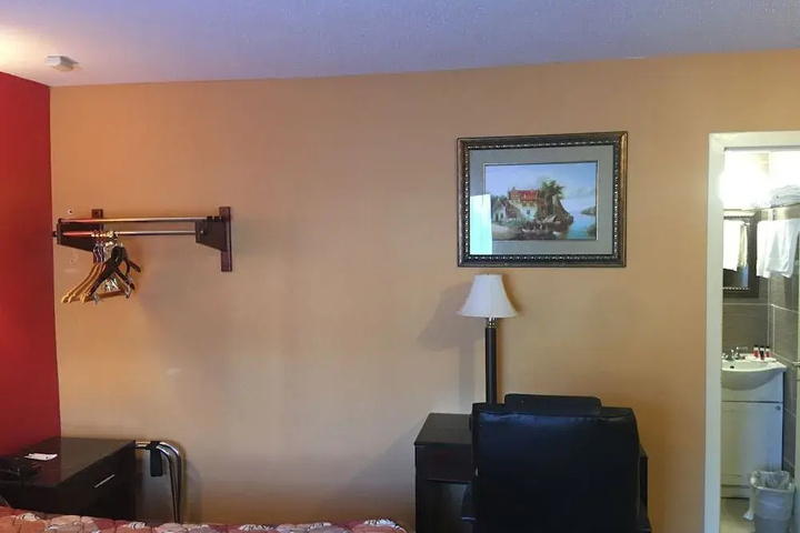 Room 2 of 17