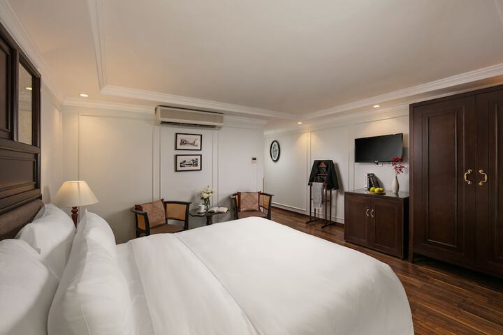 Room 28 of 100