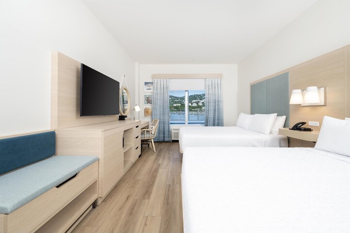 Room 8 of 12